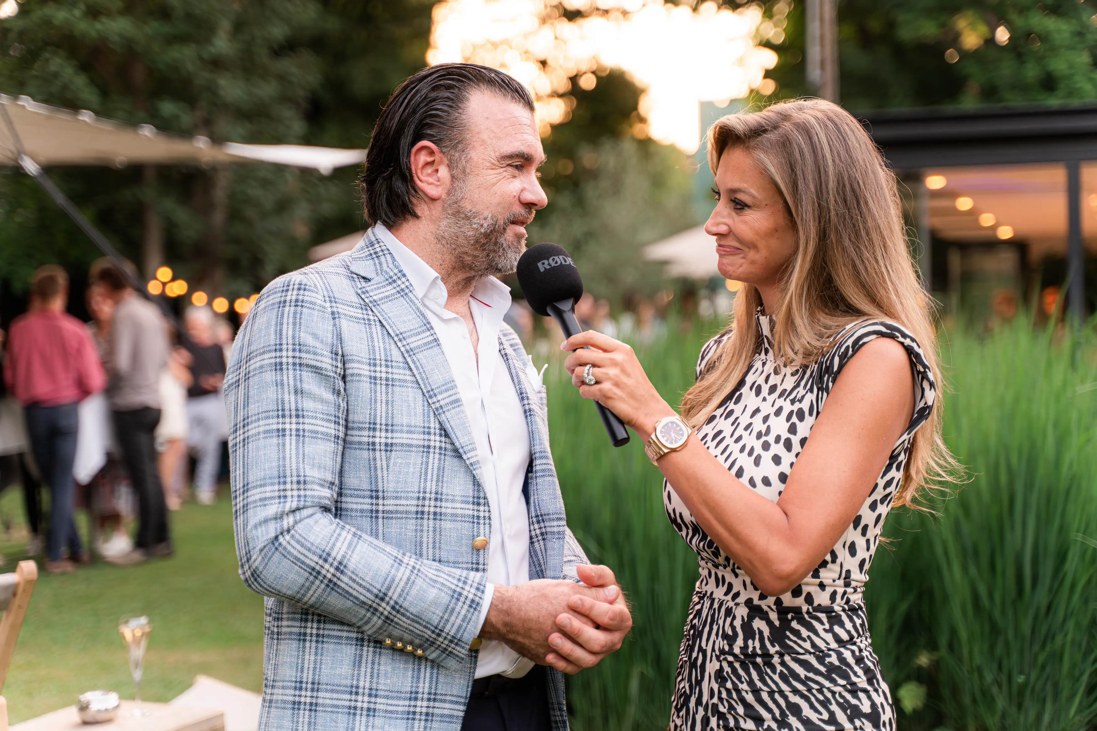 Steve Corthaut verwelkomt de gasten op een Lifestyle event